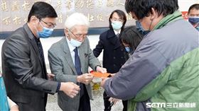 辜寬敏發紅包／鹿港鎮長許志宏授權提供