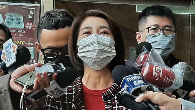 遭指「與魔鬼共舞」　周春米反擊