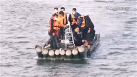 搜救飛官第3日 漁民:海底現大坑洞疑戰機衝撞點