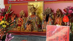 顏寬恒總部擺設神像。（圖／記者李忠憲攝影）