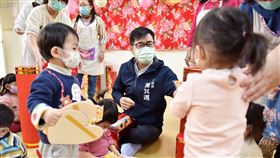 高雄市長陳其邁今（13）日宣布，調升高雄市公共托育機構薪資（圖／高雄市政府提供）