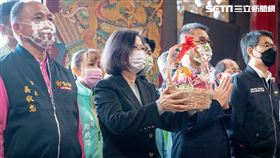 蔡英文、劉建國參香「南聖宮」（圖／總統府提供）