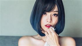 郭鬼鬼推出首本個人寫真書。（圖／角川出版提供）