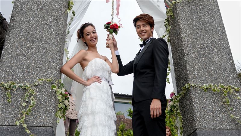 早在長灘島求婚了　陳庭妮3嫁胡宇威