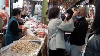 獨／高雄商圈禁試吃　客人脫口罩偷吃