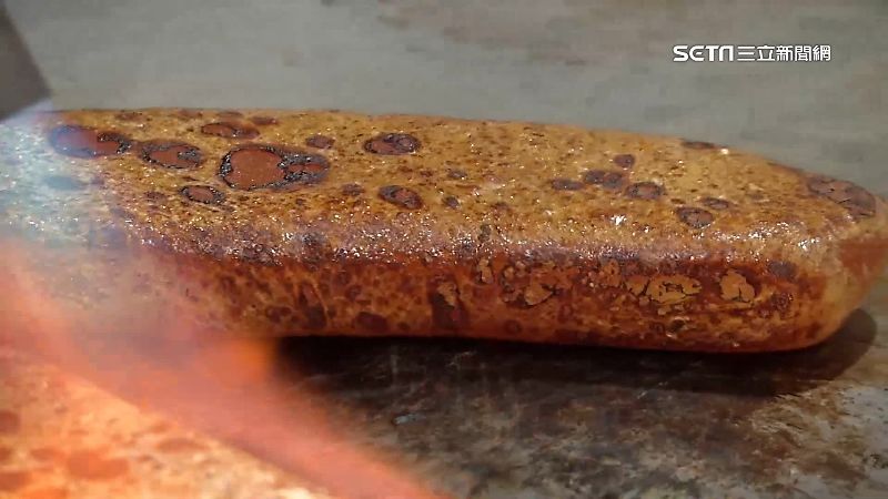 日銷上千片！炙燒烏魚子過年訂單爆量
