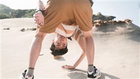 《我家浴缸的二三事》羚邦集團提供06_蔡凡熙驚訝見到憑空現身的人魚禾浩辰