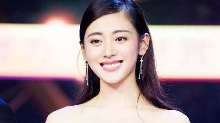 張天愛新戲更勝女主！水蛇身材震撼網
