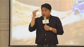 ▲國民黨牌子都沒了！呂捷：剩一張和老共一樣的牌。（圖／翻攝臉書）