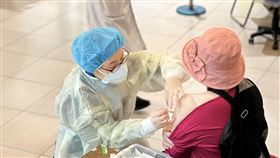 侯友宜視察中大型疫苗接種站（圖／新北衛生局提供）