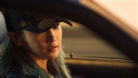 極速快遞_新聞稿照04_《寄生上流》宋康昊為「兒女」崔宇植、朴素談新作打氣。（圖／車庫娛樂提供）