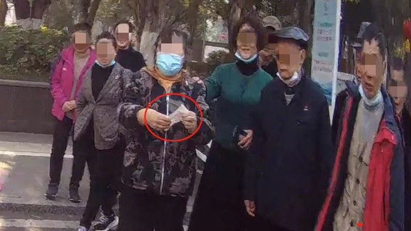 大媽撿到1.5億支票　銀行：是真的
