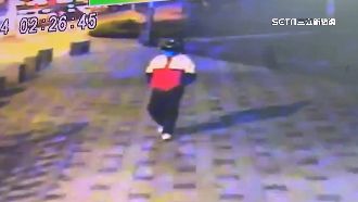 男子凌晨摸黑排隊　等天亮搶打莫德納