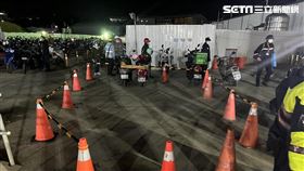 新竹市台積電停車場發生爆炸，陳姓男騎士遭炸傷送醫。（圖／翻攝畫面）