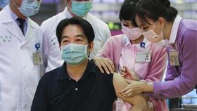 賴清德施打第三劑高端疫苗（圖／翻攝自賴清德臉書）