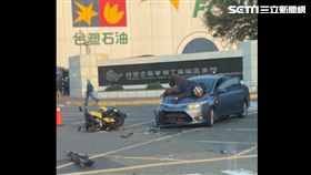 雲林小客車路口左轉未禮讓直行車，機車直接撞上。（圖／翻攝畫面）