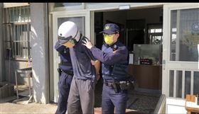 彰化／新／嬤遭孫持刀砍傷　刀貫穿左胸命危（圖／翻攝畫面）