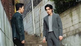 李棟旭和魏嘏隽主演韓劇《Bad and Crazy邪惡與瘋狂》。（圖／愛奇藝國際站提供）