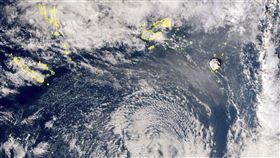 日本氣象衛星Himawari-8拍下東加海底火山噴發的畫面。（圖／美聯社／達志影像）