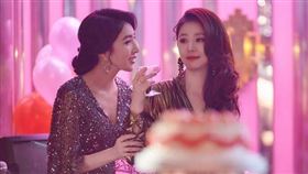 《華燈初上》劇中蘇媽媽死因眾說紛紜。（圖／Netflix、百聿數碼提供）