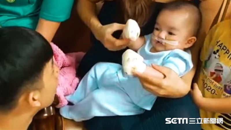 男嬰首次手術　腦麻哥念經求神庇佑