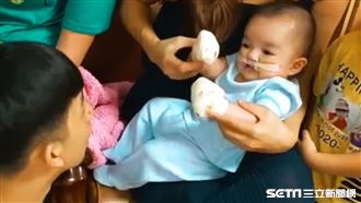 男嬰首次手術　腦麻哥念經求神庇佑