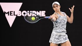 ▲世界球后巴蒂（Ashleigh Barty）澳網首輪輕鬆過關。（圖／路透社／達志影像）