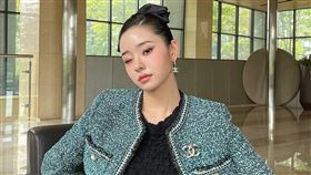 因為《單身即地獄》爆紅的25歲美妝YouTuber宋智雅遭踢爆穿假貨。（圖／翻攝自IG）