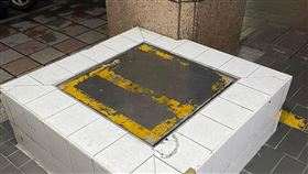 網友發問騎樓的「神秘井口」是做什麼用途。（圖／翻攝自爆系知識家臉書）