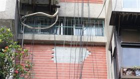 近日氣溫變化 從事戶外活動 請多留意建築物外牆磁磚掉落（圖／資料照）