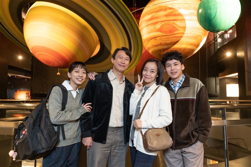 詮釋自閉症　金鐘男配搞笑台、客不分