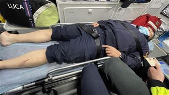 盤查車輛遭拖行百米！警轟2槍嫌仍逃