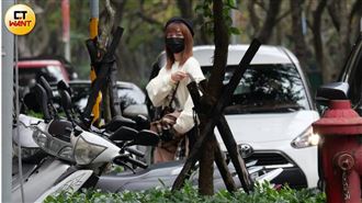 邰哥面前裝不熟？泱泱私約盧廣仲被拍