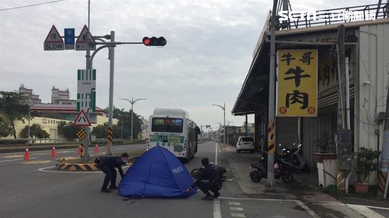 新／公車撞上「咔」一聲　女騎士消失