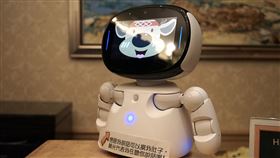 小鹿AI路況機器人提供多種詢問功能公路總局第四區養護工程處將在春節期間推出「小鹿」AI路況機器人，提供民眾查詢宜花即時路況、交通宣導資訊及鄰近觀光資訊等，還可直接與金岳工務段南澳交控中心視訊直接詢問。中央社記者張祈攝  111年1月19日