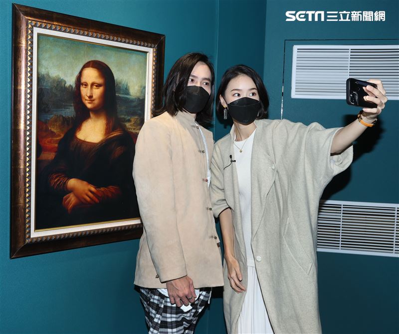 鍾瑶、田士廣出席 開箱「會動的文藝復興」展。（記者邱榮吉/攝影）