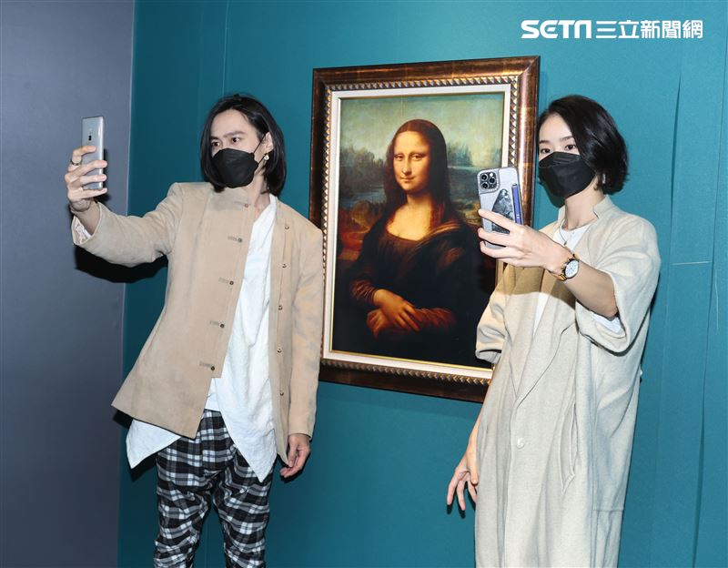 鍾瑶、田士廣出席 開箱「會動的文藝復興」展。（記者邱榮吉/攝影）