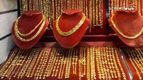 f搶銀樓逃逸2400