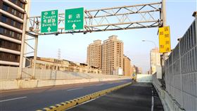 北宜等3處部分路段  24日起恢復區間測速新北市政府警察局交通警察大隊20日表示，已完成3處區間測速儀器檢測，包括「新店區環河路」、「台64線中和段」及「北宜公路26.2-32.2K」，擬24日起配合春節加強節日安全維護工作，恢復執法。（警方提供）中央社記者沈佩瑤傳真  111年1月20日