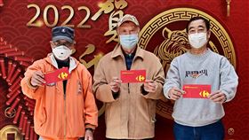 小憲兵、陳鋼及康凌