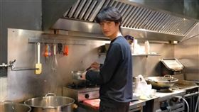 「東湖柏原崇」狂洗板被讚太帥　高嘉瑜也趕赴朝聖！二度引爆大歪樓。我是東湖人（社團版）