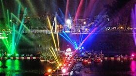 屏東燈節萬年溪燈區搶先看  水煙火噴頭技術創全台2022屏東燈節將於21日登場，縣府20日讓萬年溪燈區搶先看，復興公園段的獨家水煙火噴頭技術，是台灣未曾有過的創新演出。（屏東縣政府提供）中央社記者郭芷瑄傳真  111年1月20日