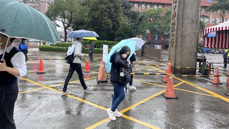 學測數學A考生哀嚎：題目長又複雜