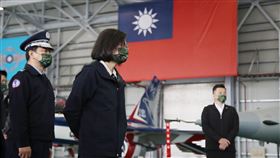 總統蔡英文志航基地參加空軍第七飛行訓練聯隊暨與重要幹部及官兵代表會餐。（圖／中央社提供）