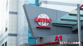 記者陳弋攝影＋翻攝自記者鍾志鵬藏書＋時報出版提供