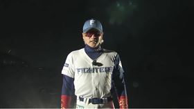 日本火腿新球季換新球衣。（圖／翻攝自火腿直播）