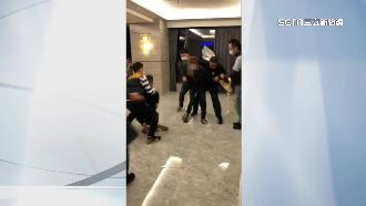 毒梟數度開槍拒捕　警避彈搏命攻堅