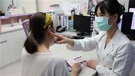 ▲醫師呼籲患者，掌握「看完整、問明白、聽建議」看診三步驟，有助於就診時高效率醫病溝通，幫助病情最佳控制。（圖／台灣皮膚科醫學會提供）