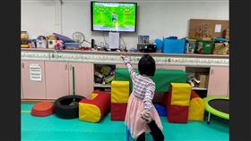 部立南投醫院採體感電玩做職能治療，改善女童活動力與體力。（圖／翻攝畫面）