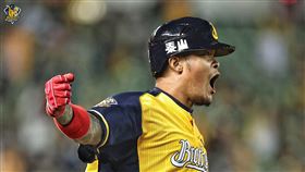 ▲中信兄弟林智勝擊出生涯第289發全壘打，追平張泰山的台灣紀錄。（圖／中信兄弟球團提供）